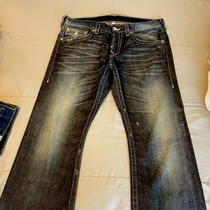MEN’S TRUE RELIGION DARK DENIM WHITE-WASH JEANS 34 WAIST
